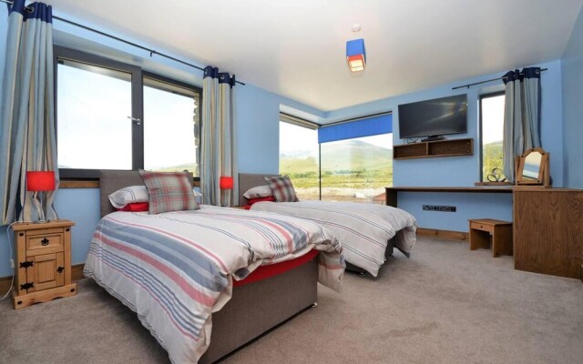 Immaculate 5-bed House Located in Caernarfon