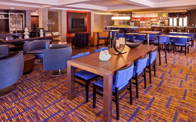 Courtyard by Marriott Chicago Midway Airport