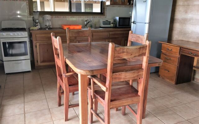 Many's House - La Joya De Ballena