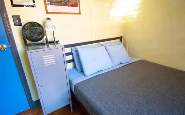 Ocean Island Inn Backpackers Suites - Hostel