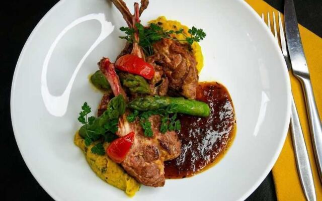 LE CENTRAL Hôtel Bar Restaurant