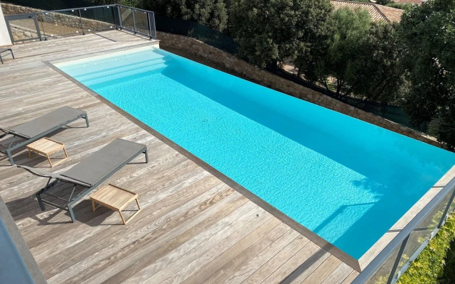 Beautiful Villa With Pool and sea View