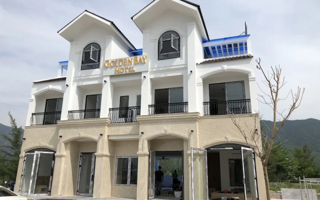 OYO 453 Golden Bay Hotel