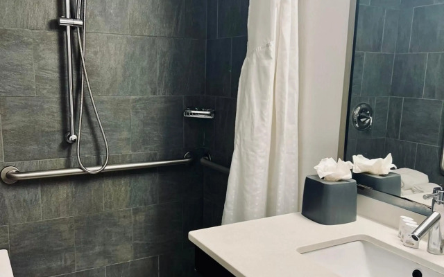 Holiday Inn Virginia Beach - Norfolk by IHG