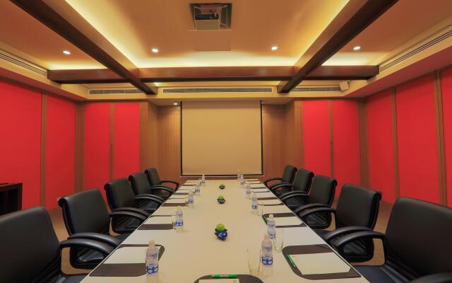 Holiday Inn & Suites Makati by IHG