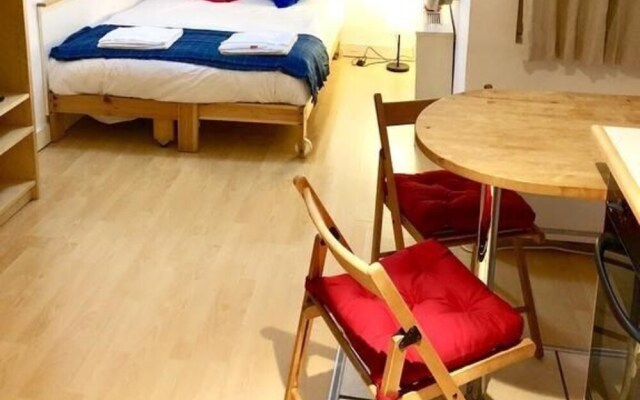 HFS Studio Next To Hydepark L12