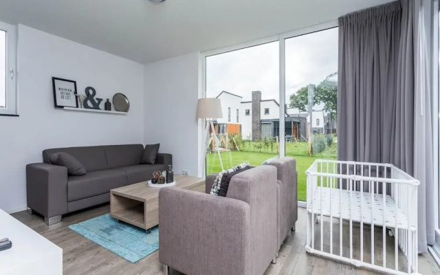 Villa With med Children's Room in Limburg