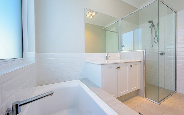 A Waterside Paradise