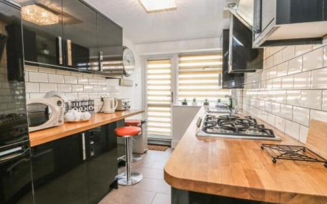 Esplanade Gardens, Apartment 1