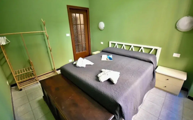 De Angelis Central House