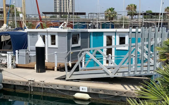 Vintage Classic 70s Boat!