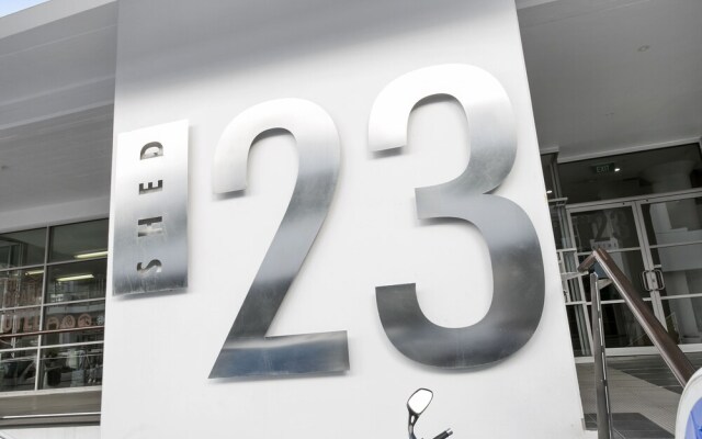 Glamorous Apartment in Viaduct Harbour