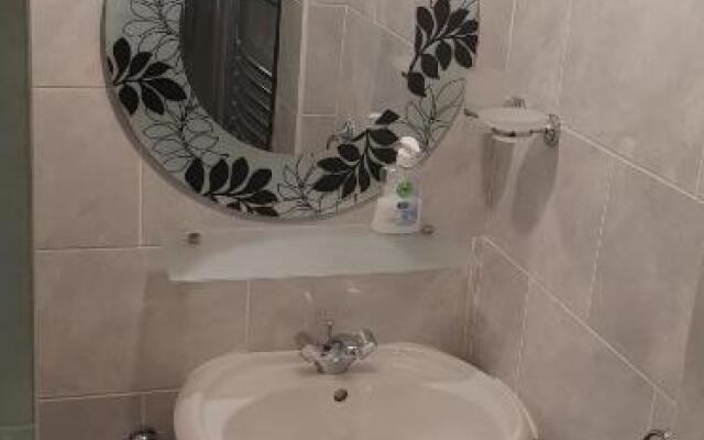 Private Basement Studio Flat with Modern Features