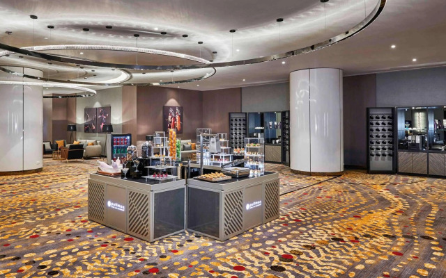 Pullman Kuala Lumpur City Centre Hotel & Residences