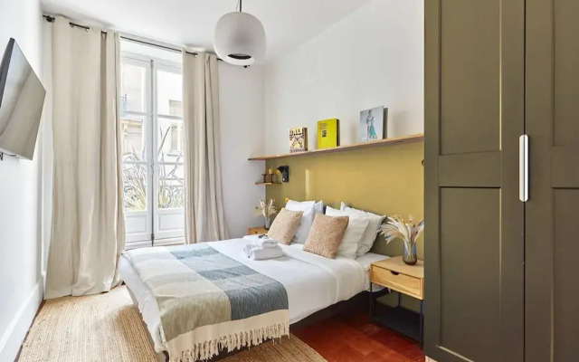 Sublime 3 Bedroom Flat Palais Royal Bourse