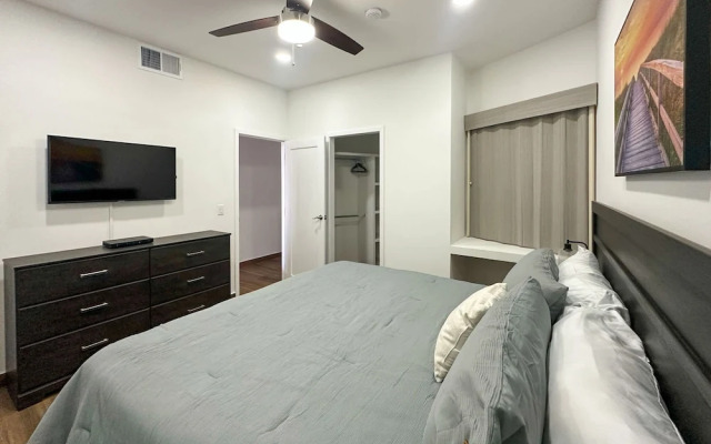 Steps to Sandy Beach Pool Renovated 2BR Condo