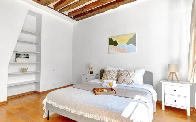 Charming 1BR Near Latin Quarter