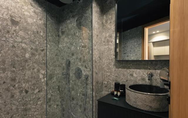 Chapter 02 Gallery Suites