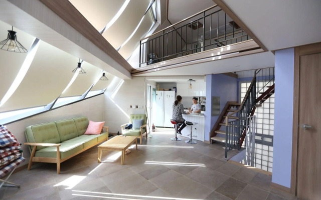Cube Guesthouse