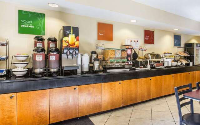 Quality Inn Darien - North Brunswick