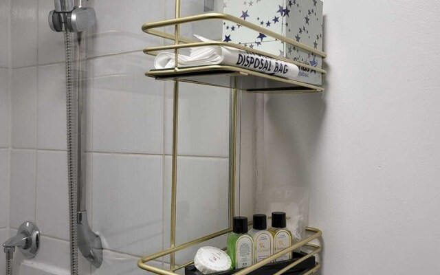 Lovely 2-bed Apartment in West Bromwich
