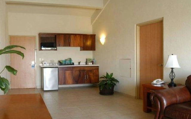 Comfort Inn Puerto Vallarta Golfside & Marina