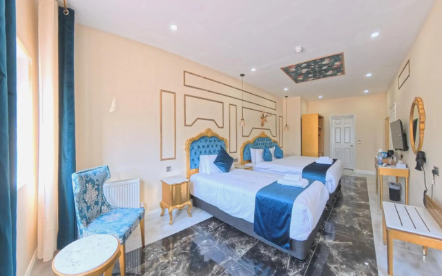 Muthu Fort William Hotel