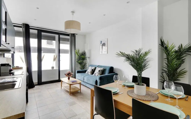 Chic Apartment With Garden -2br/6p- Saint-lambert