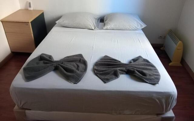 Joli 2 Pieces A Pontoise