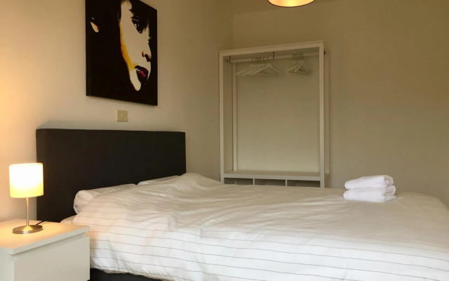 Rustig appartement met zeezicht dicht bij het centrum