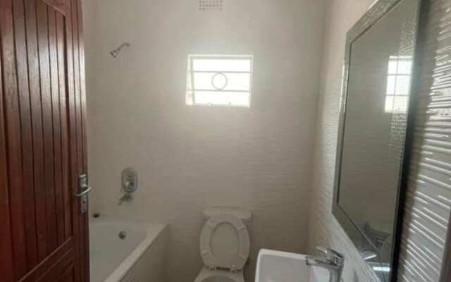 Spacious 2 Bedroomed Semi-detached Fully Furnished Apartment Num01