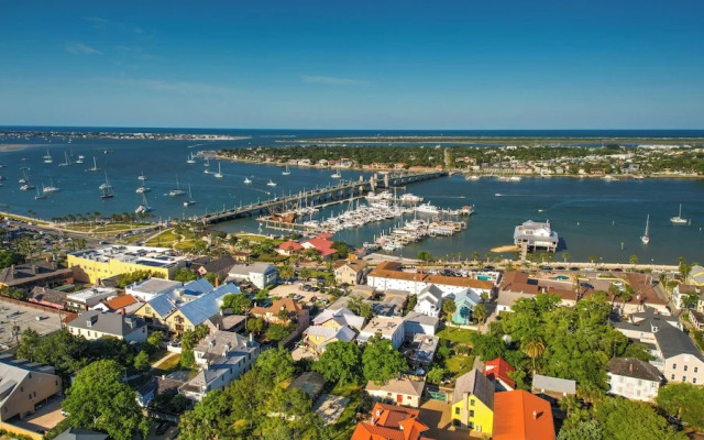 Victorian House Bed & Breakfast