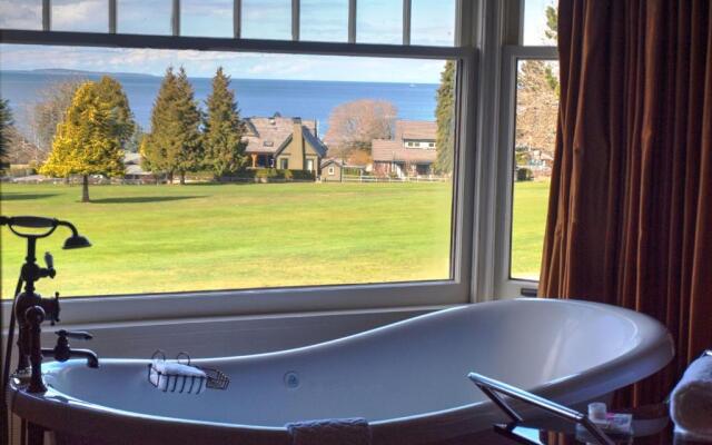Crown Mansion Boutique Hotel & Villas