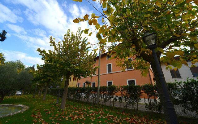 Residenza L'uncinaia Holiday House