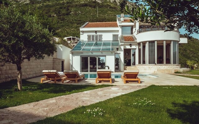 The View Premium Villas