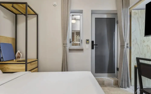 Universidad by Homirent