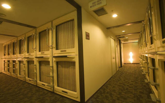 Sauna and Capsule Hotel Dandy (Male Only)