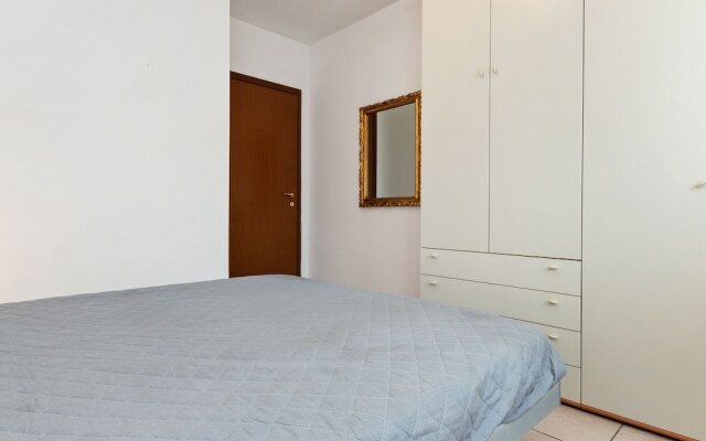 Vibrant Holiday Home in Lazise with Swimming Pool near 2 Lakes
