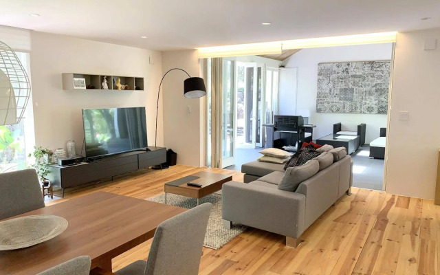 ゲストハウス　ペーパームーン