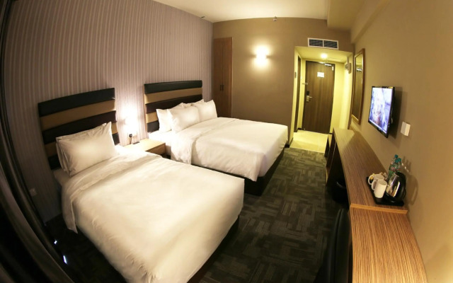 SEM9 Senai ''Formerly Known as Perth Hotel"