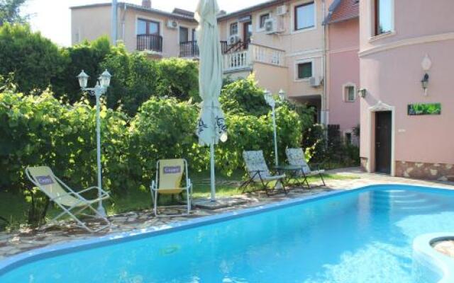 Illés Hotel