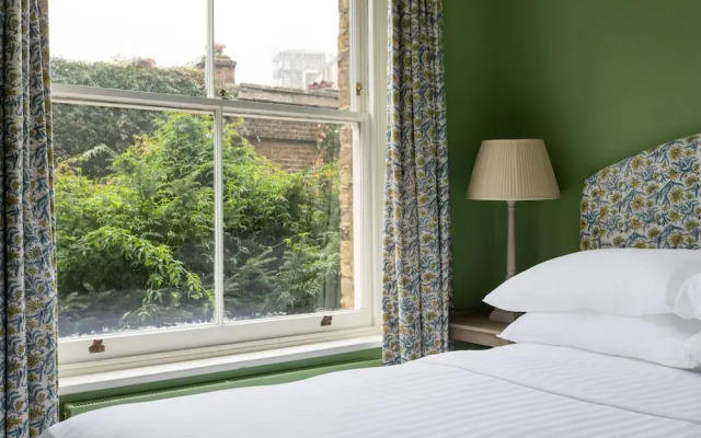 Upper Addison Gardens II by Onefinestay