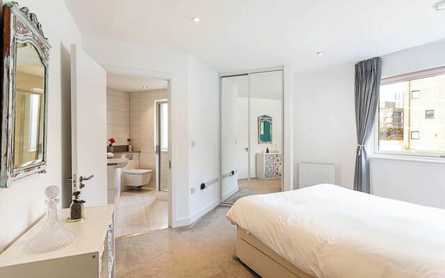 Quiet and Spacious Four Bedroom House