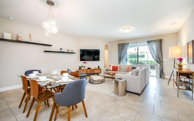 Solterra - 4175 Oaktree Drive