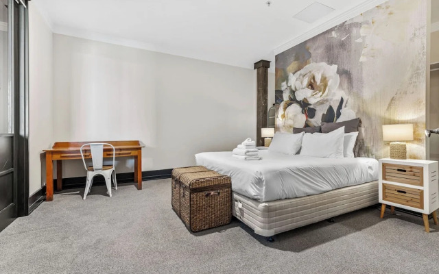 Spacious 2Br In Cbd Pool Gym Parking