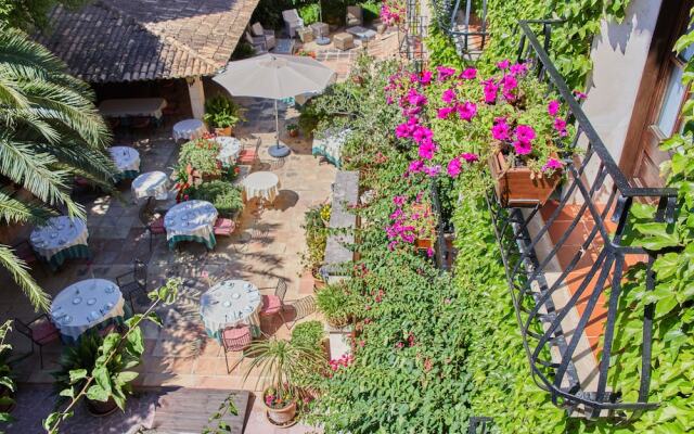 Petit Hotel Restaurante Ses Rotges - Adults Only