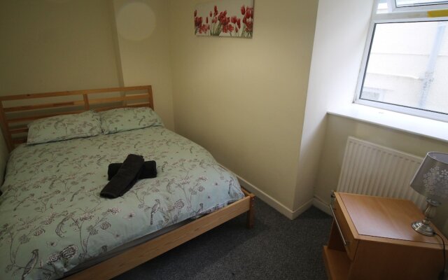 Tywn 2 Bed Apartment by Cardiff Holiday Homes