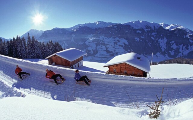 Spacious Apartment in Aschau im Zillertal With Balcony