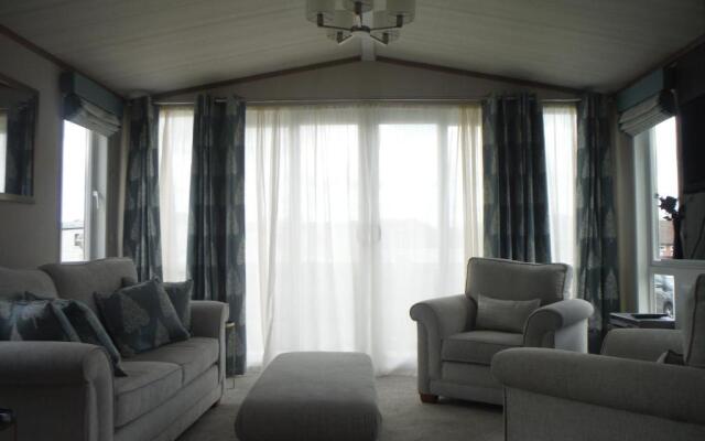 4 Berth Luxury Mini Lodge