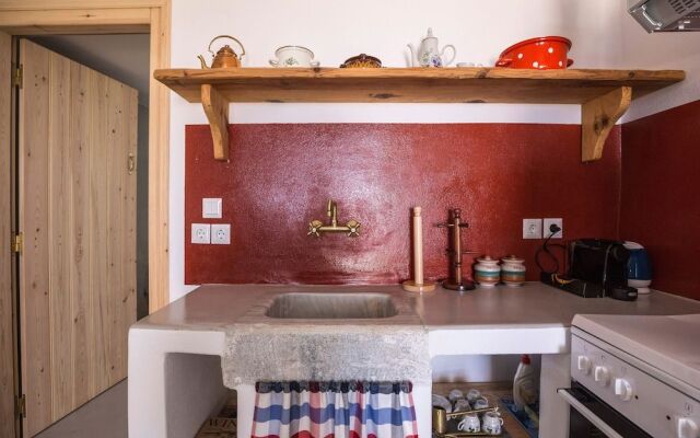 Ailouros guest house